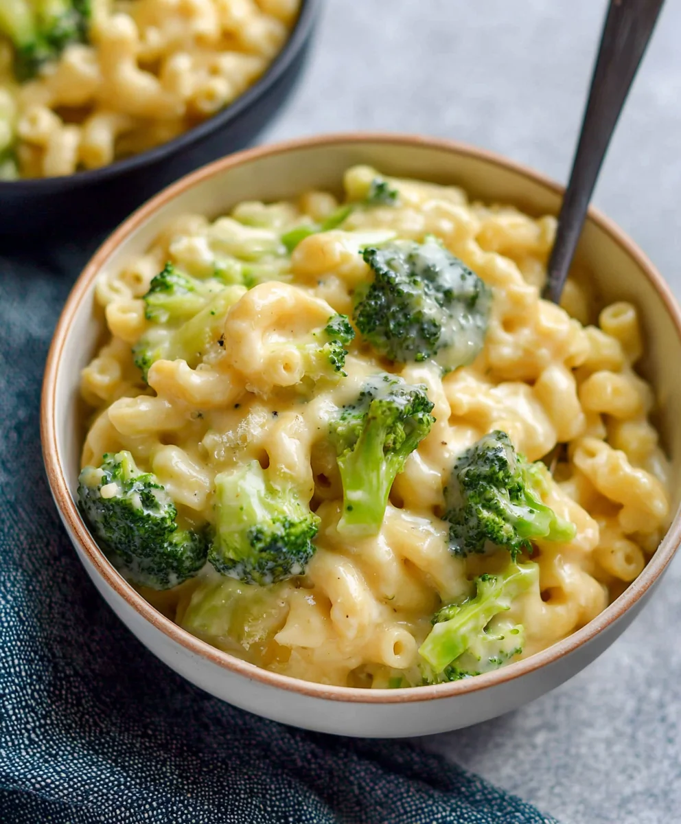 Healthy One-Pot Broccoli Mac and Cheese-Easy Meal